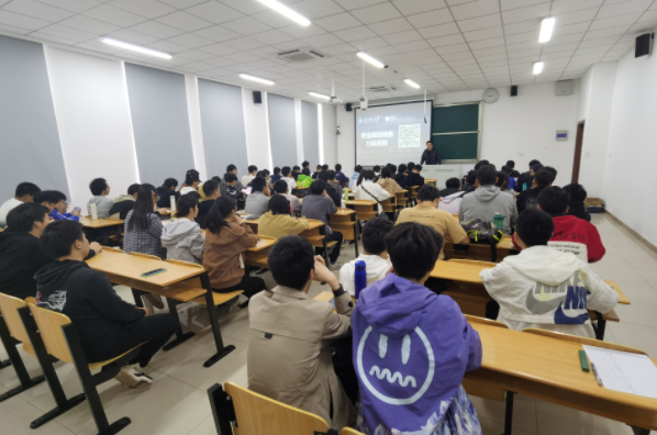 evo视讯官网科技集团在南京理工大学网络空间安全学院举办职业生涯规划讲座